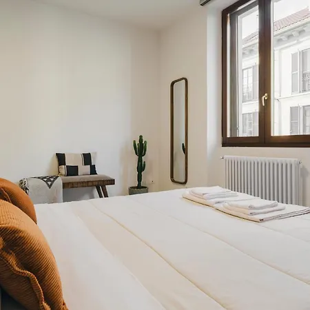 Porta Venezia-Exclusive Design Apartment-2 Rooms-2